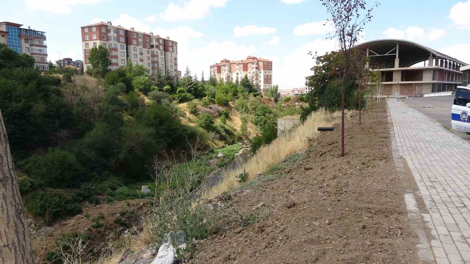 Başkan Arslan Galericiler Sitesi’nde açık oto pazarının açılacağı müjdesini verdi