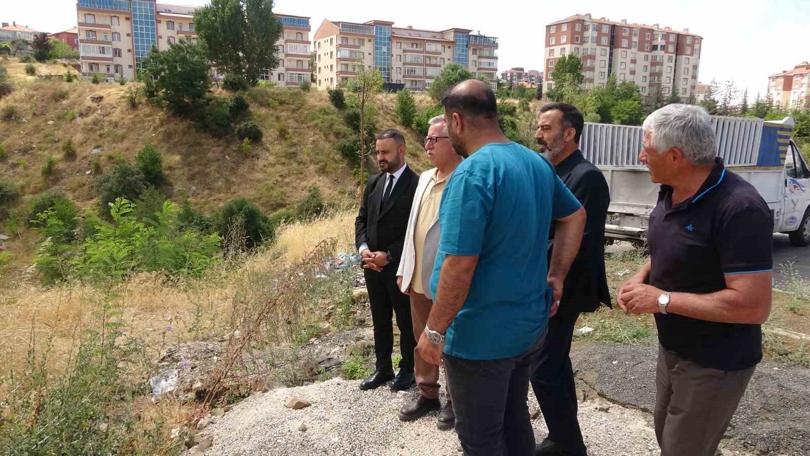 Başkan Arslan Galericiler Sitesi’nde açık oto pazarının açılacağı müjdesini verdi