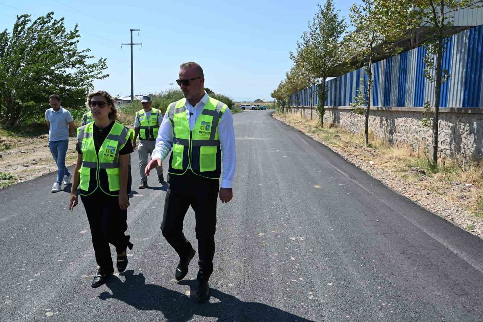 Karacabey’de asfalt mesaisi aralıksız sürüyor