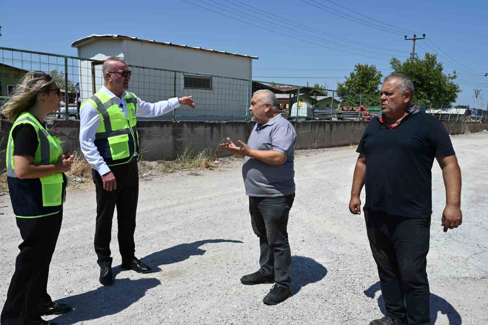 Karacabey’de asfalt mesaisi aralıksız sürüyor