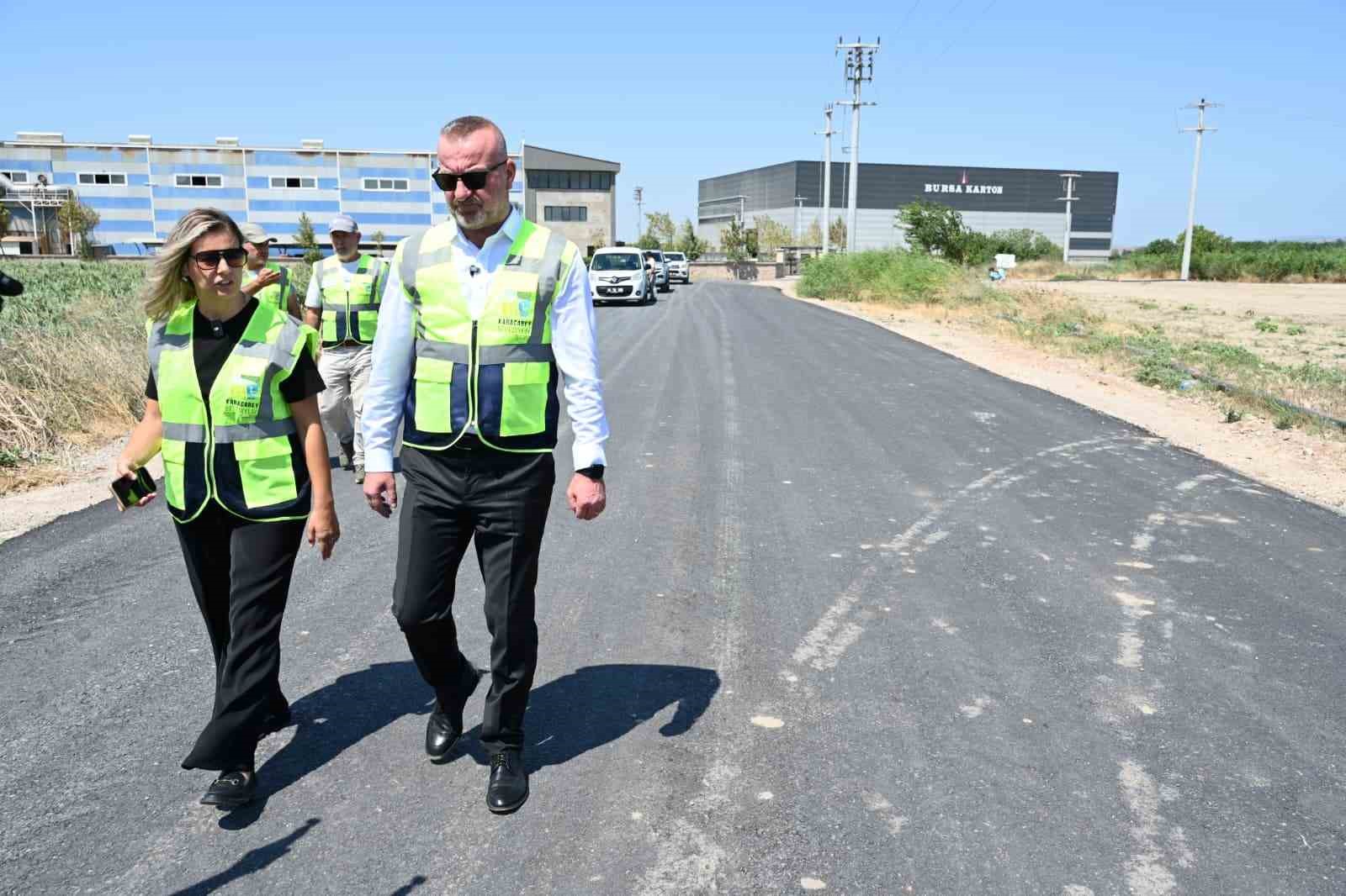 Karacabey’de asfalt mesaisi aralıksız sürüyor