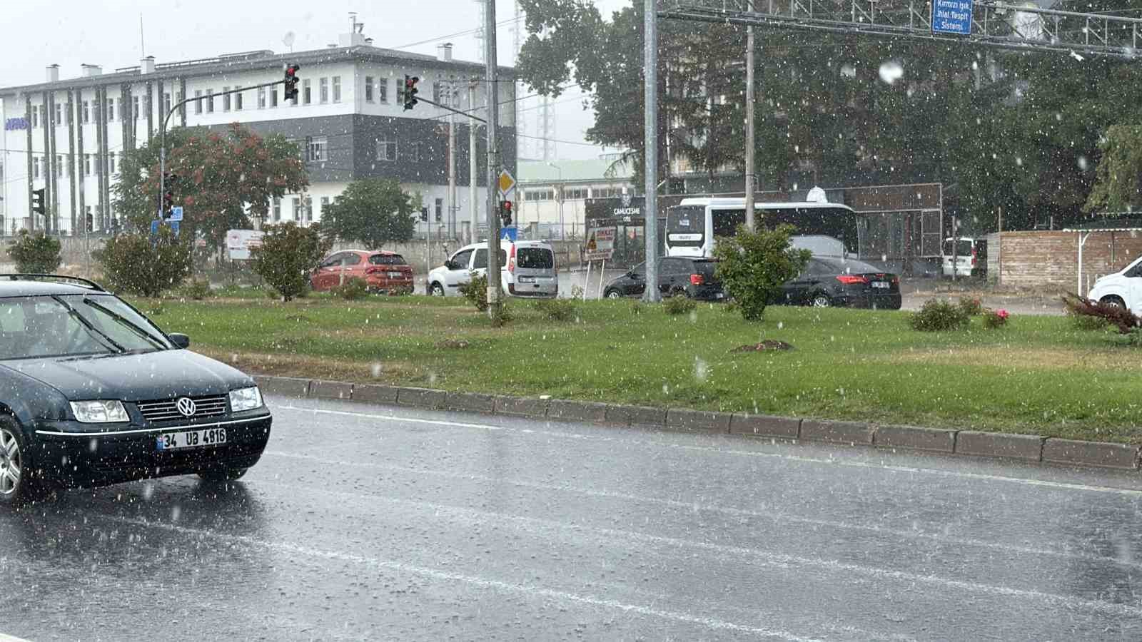 Bolu’da serinleten yağış
