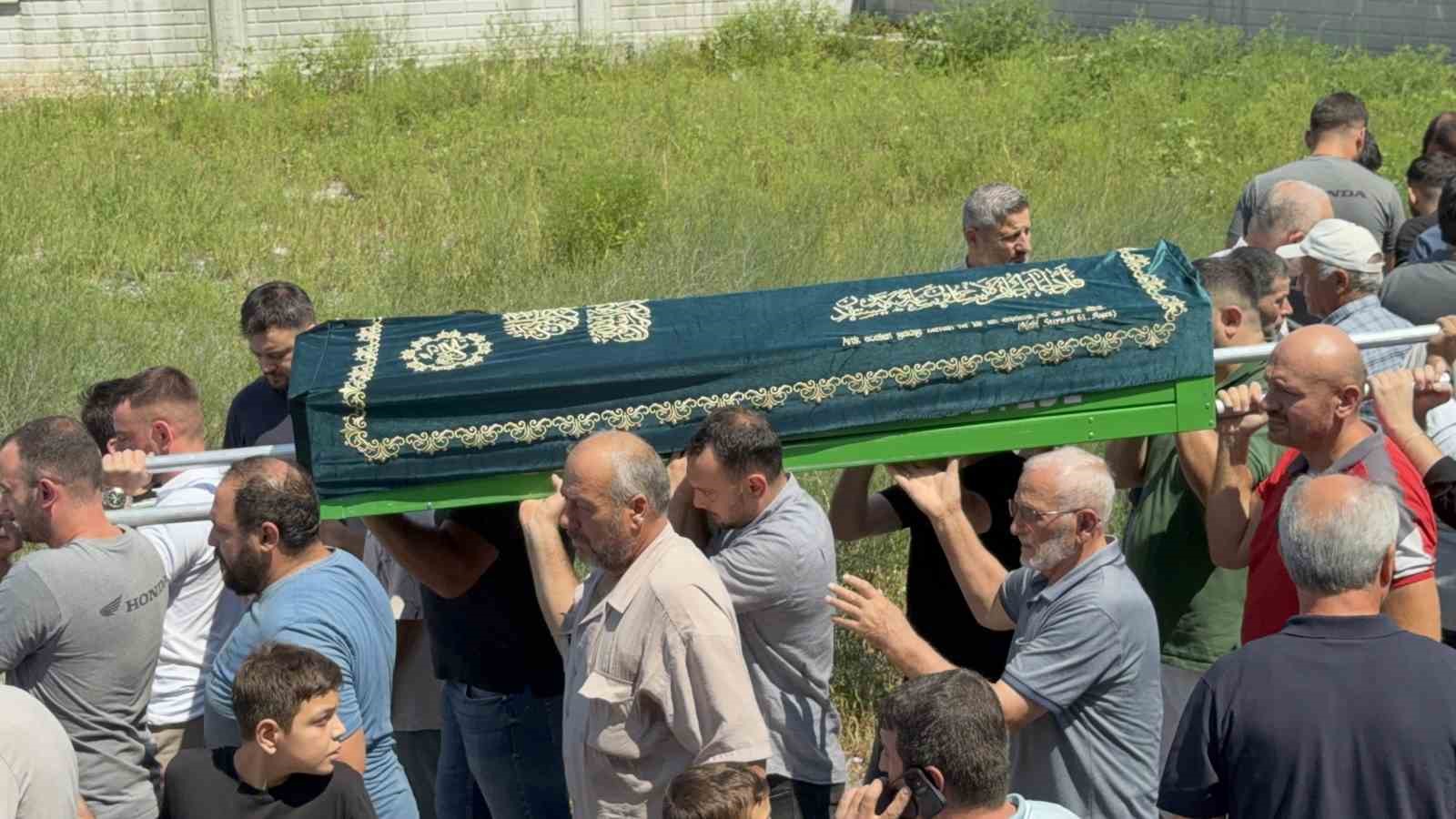 Denizde boğulan 17 yaşındaki çocuk toprağa verildi