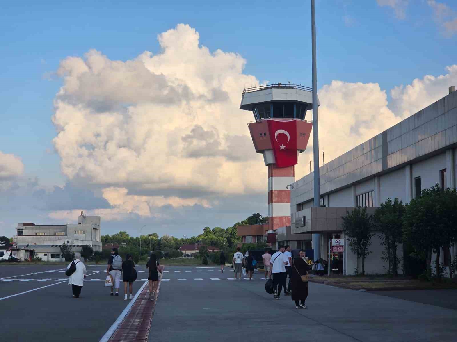 Samsun’da 7 ayda yaklaşık 1 milyon yolcuya havayolu hizmeti verildi
