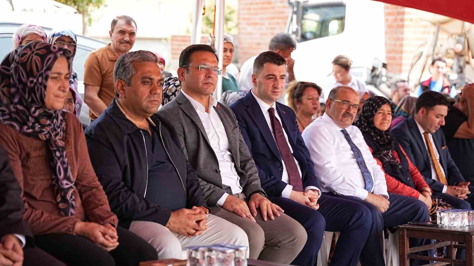 Sındırgı’da deprem konutları hak sahiplerine teslim edildi