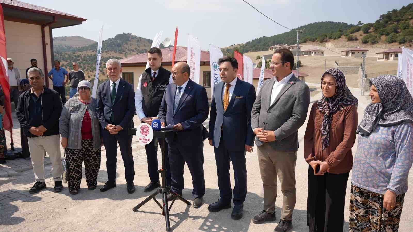 Sındırgı’da deprem konutları hak sahiplerine teslim edildi