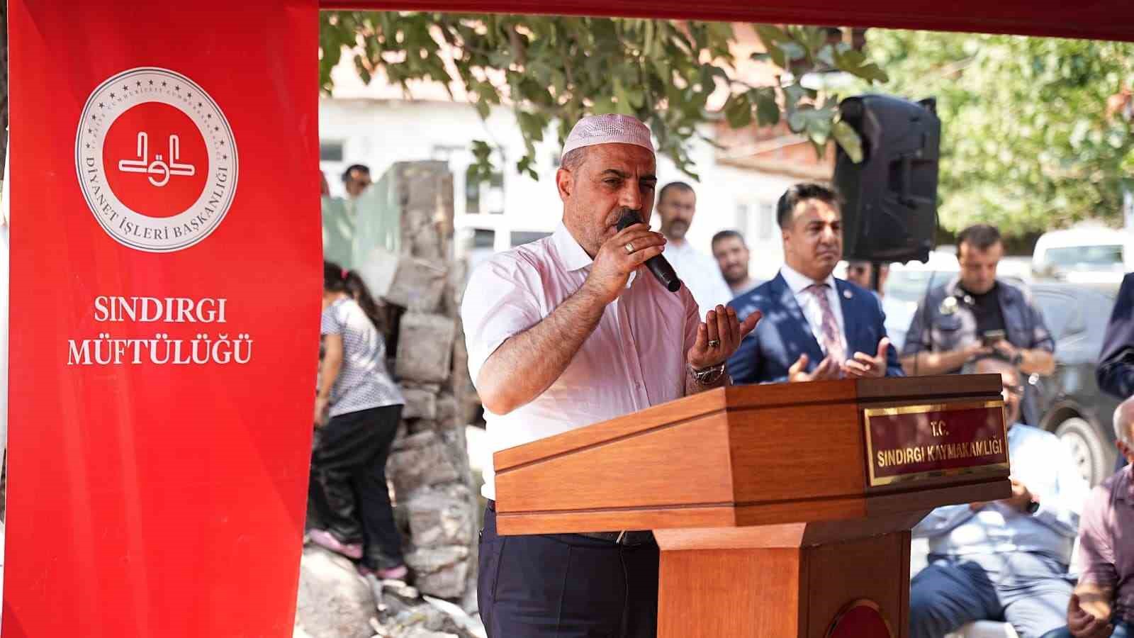 Sındırgı’da deprem konutları hak sahiplerine teslim edildi