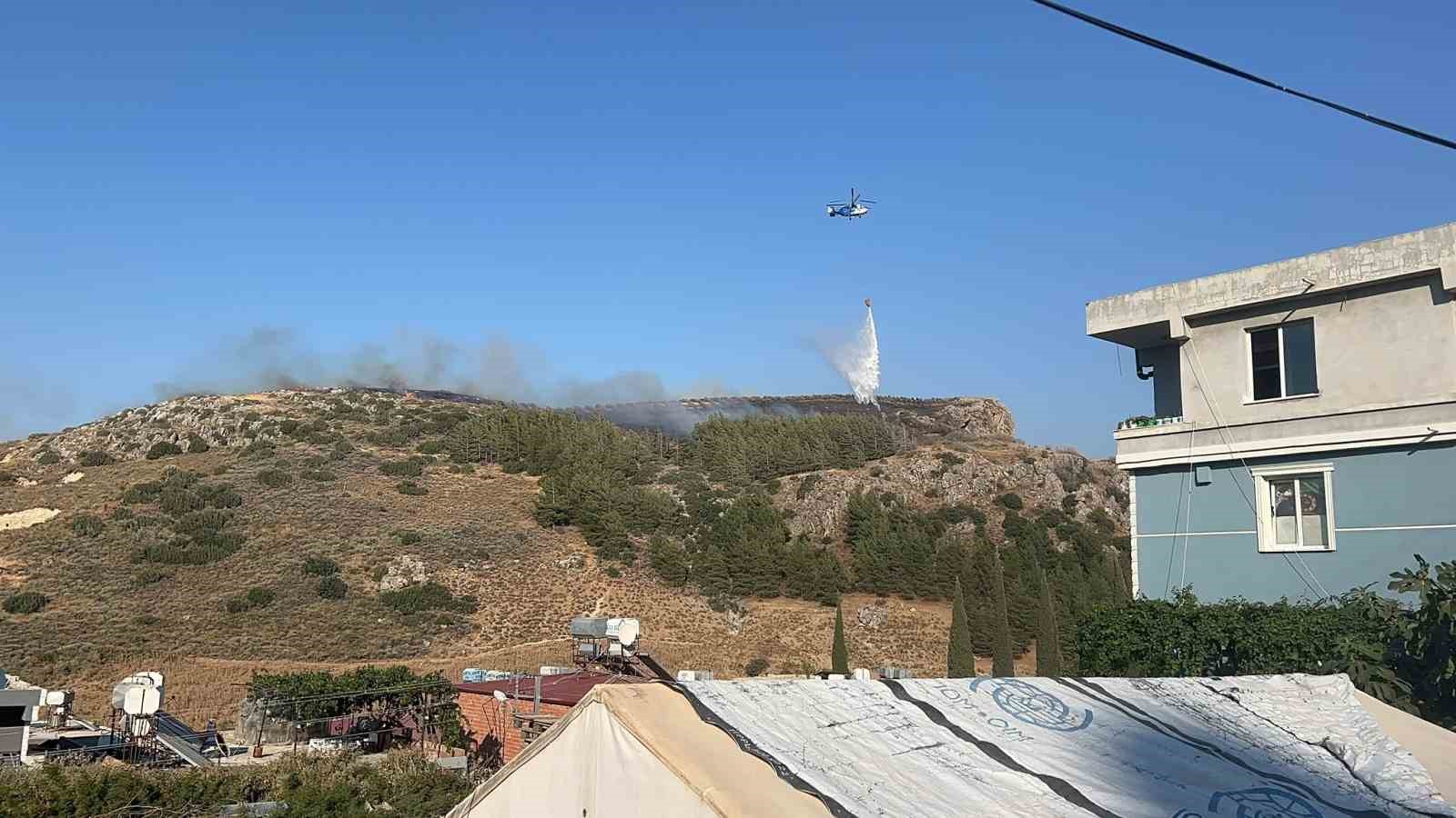 Hatay’da orman yangınına havadan ve karadan müdahale sürüyor