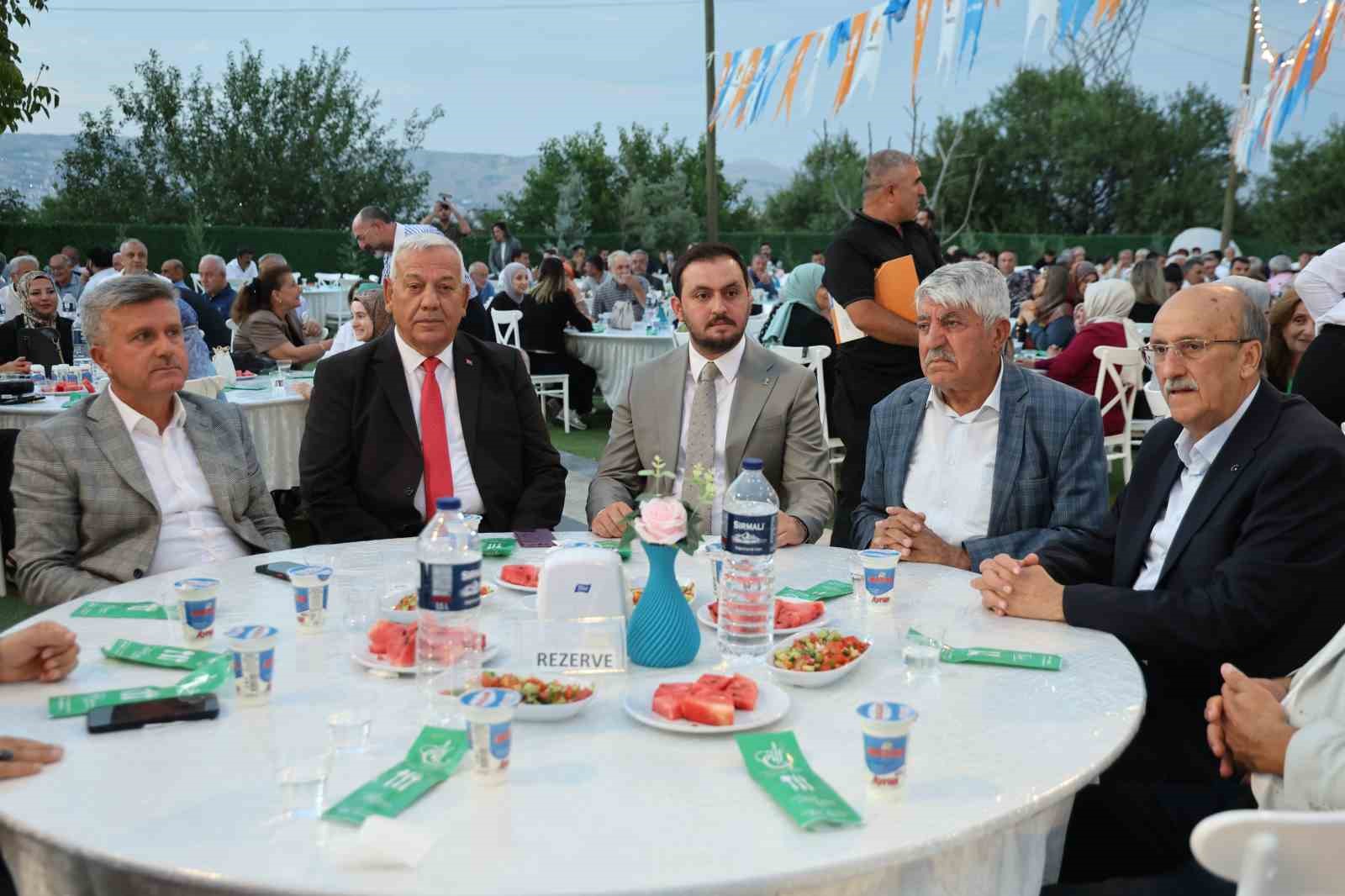 Başkan Selmanoğlu: "25 yıllık hikayemizde elde ettiğimiz bütün başarıların gerçek sahibi aziz milletimizdir"