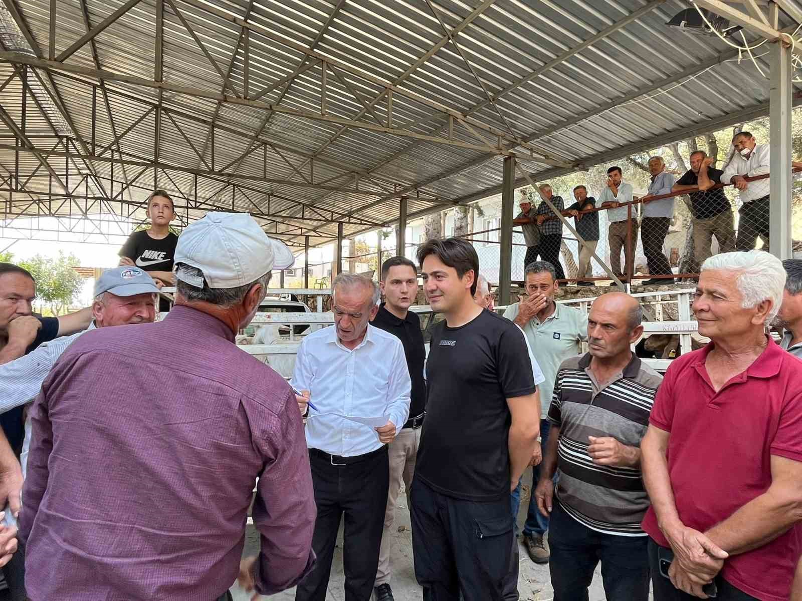 Seydikemer’de yangında hayvanlarını kaybeden çiftçilere küçükbaş hayvan desteği