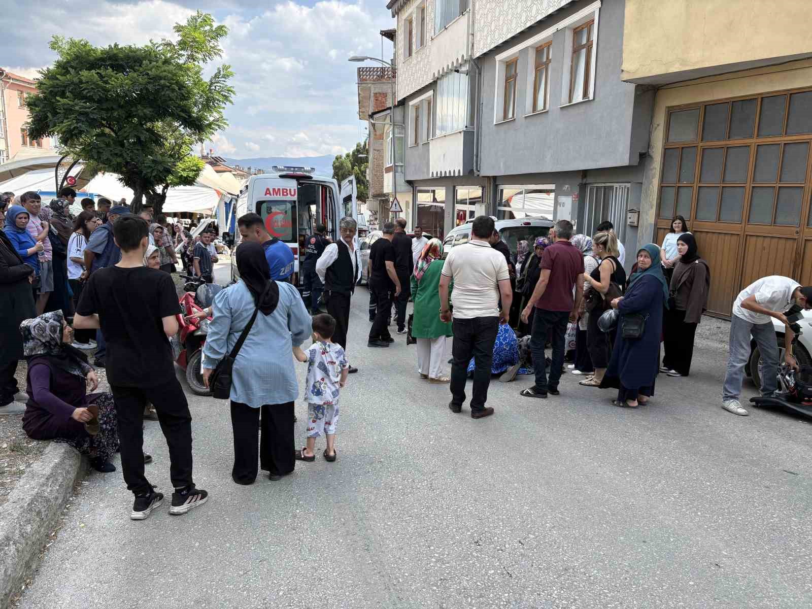 Kastamonu’da motosiklet yayaya çarptı: 2 yaralı