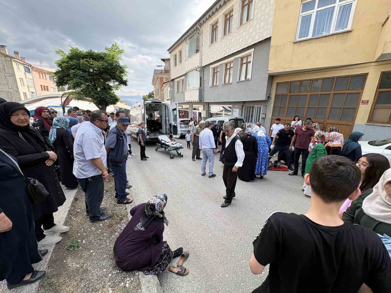 Kastamonu’da motosiklet yayaya çarptı: 2 yaralı