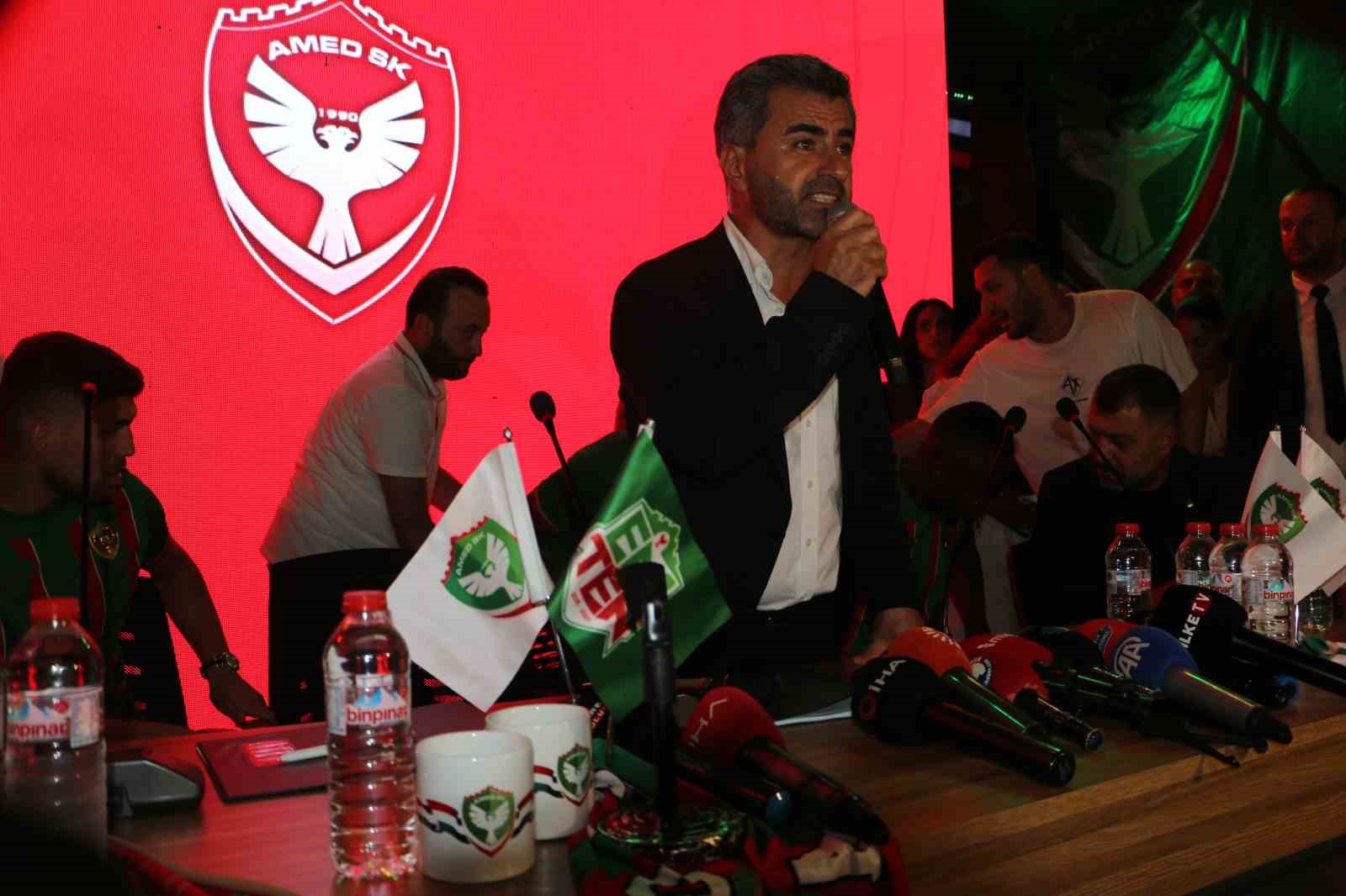 Amed Sportif Faaliyetler, kadrosuna kattığı 5 yeni isim için imza töreni düzenledi