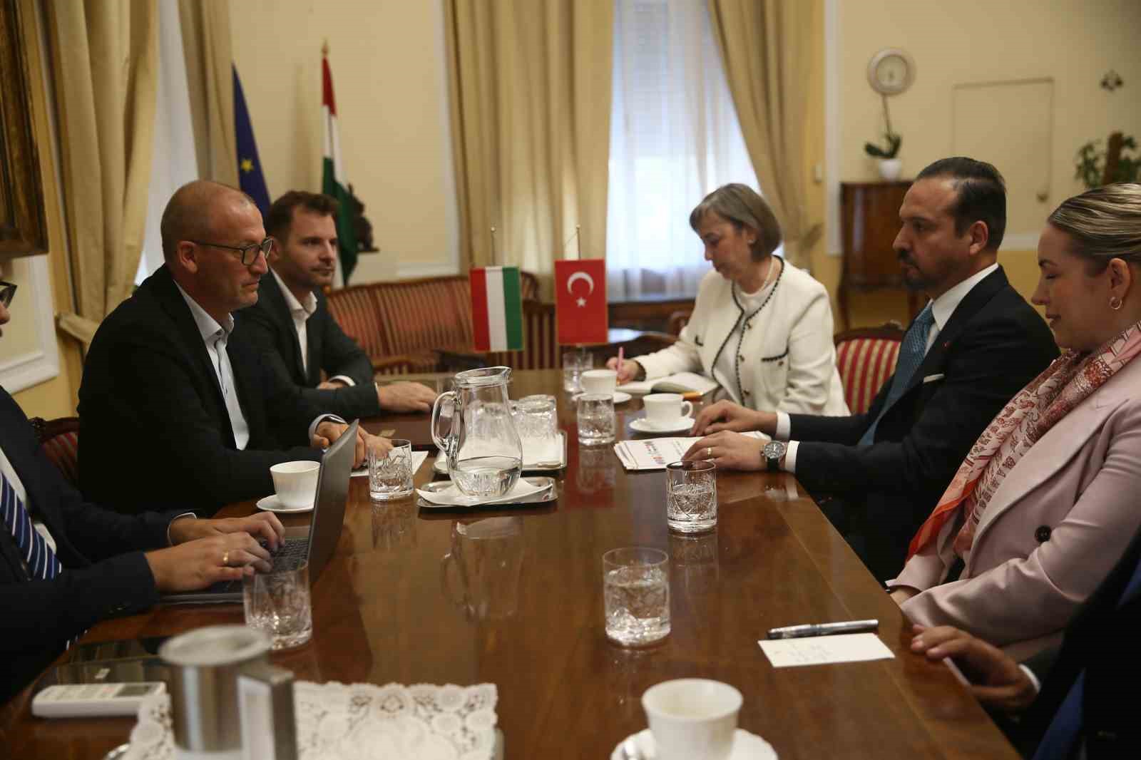 AK Parti Genel Başkan Yardımcısı Zorlu, Macaristan’da