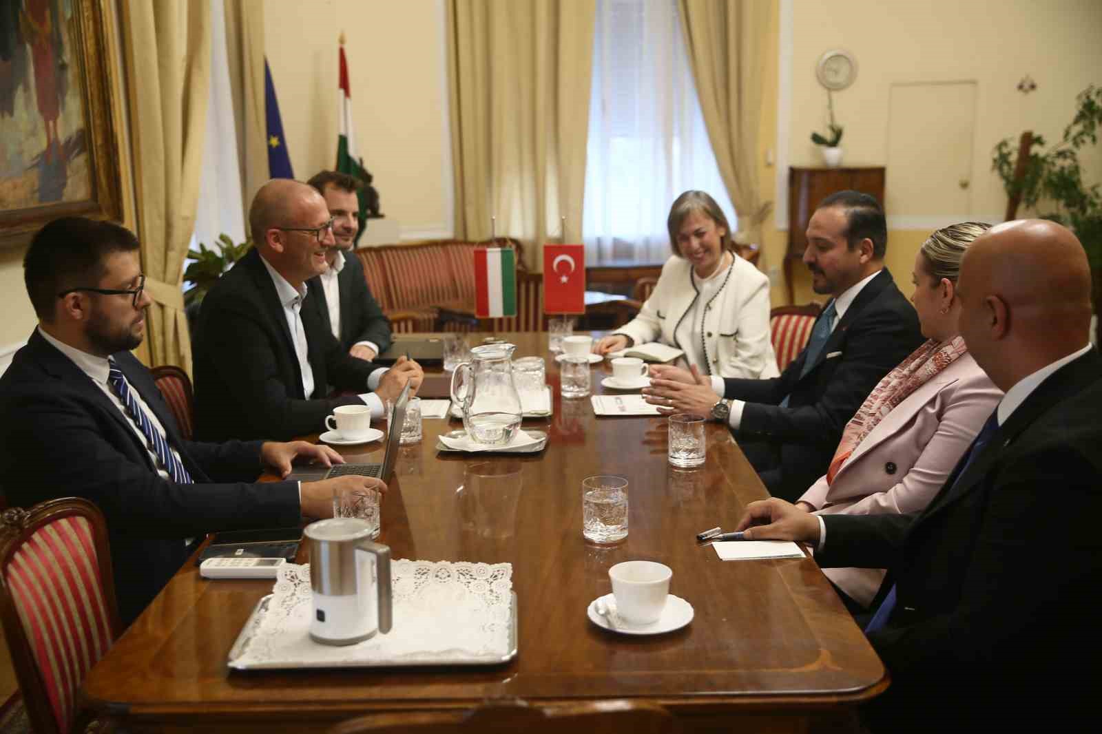 AK Parti Genel Başkan Yardımcısı Zorlu, Macaristan’da