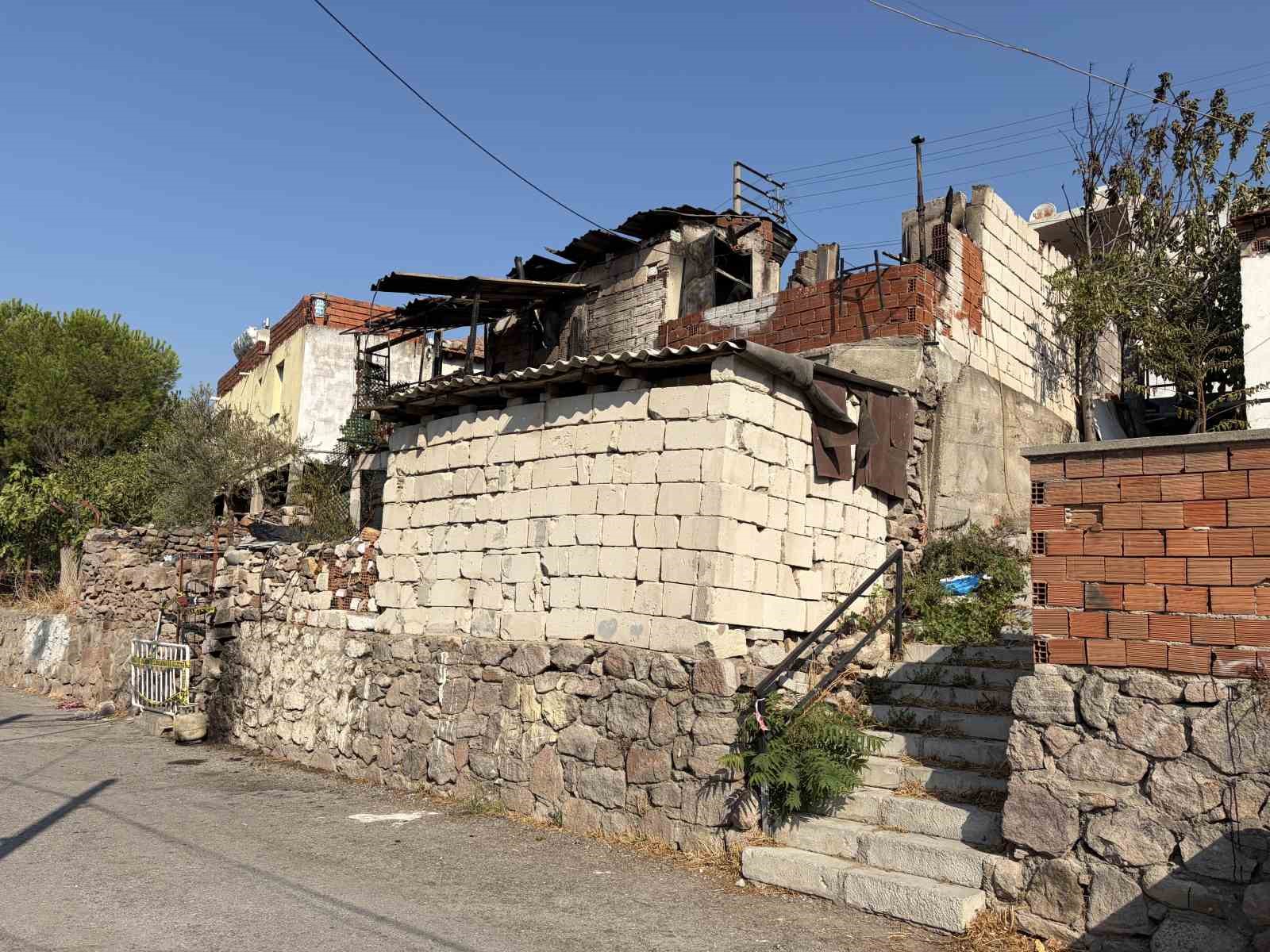 Çiğli’de acı olay: Anneanne ve torunu yangında öldüler