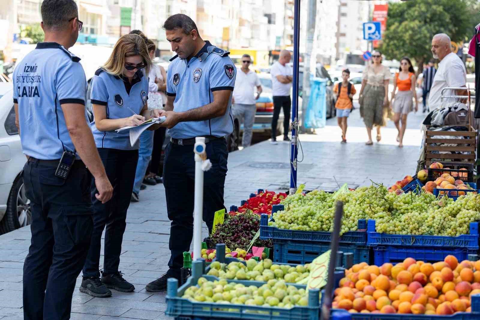 İzmir’de ana arterlerde kaldırım işgaline geçit yok