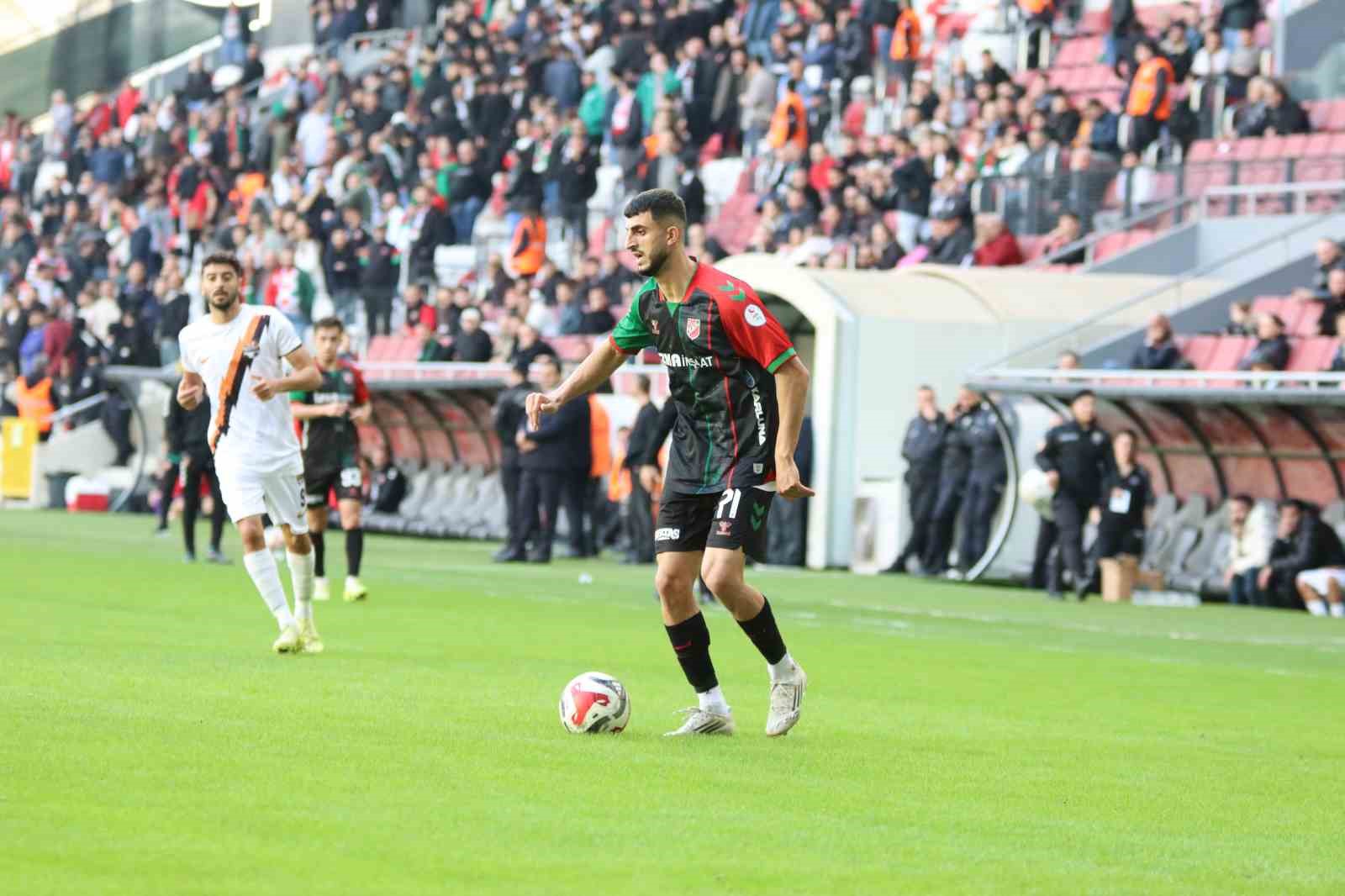 Karşıyaka, 3 oyuncuyla yollarını ayırmaya hazırlanıyor