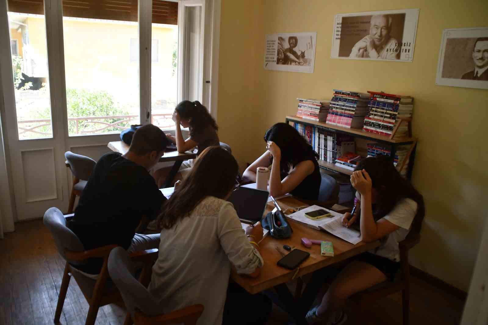 Söke’de İlber Ortaylı Kitabevi Temmuz ayında 2 bin 156 öğrenciyi ağırladı