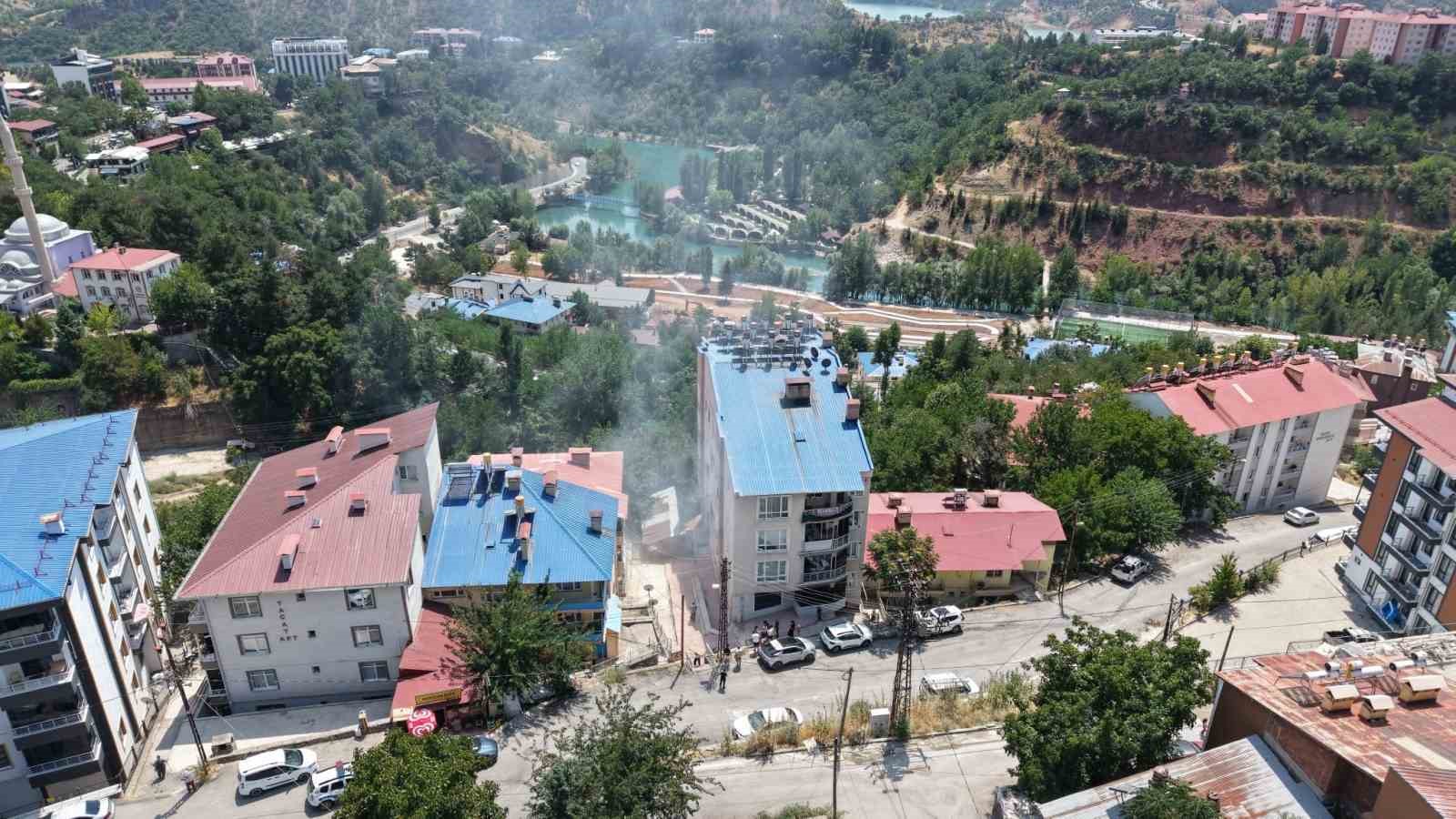 Çocukların torpil oyunu yangınla sonuçlandı: İtfaiye büyümeden söndürdü
