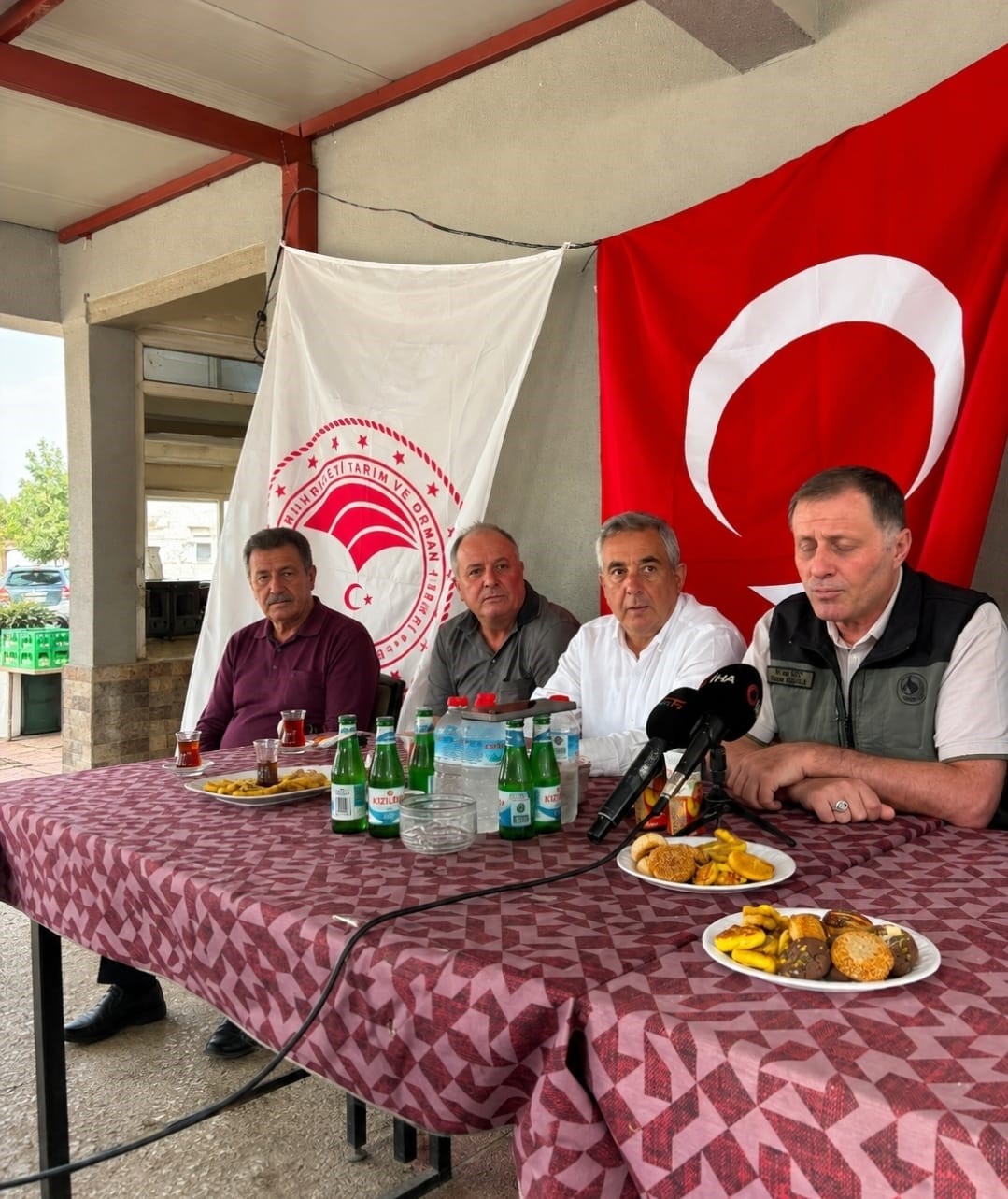 Dedeoba’da ORKÖY desteğiyle 3 traktör hak sahiplerine teslim edildi