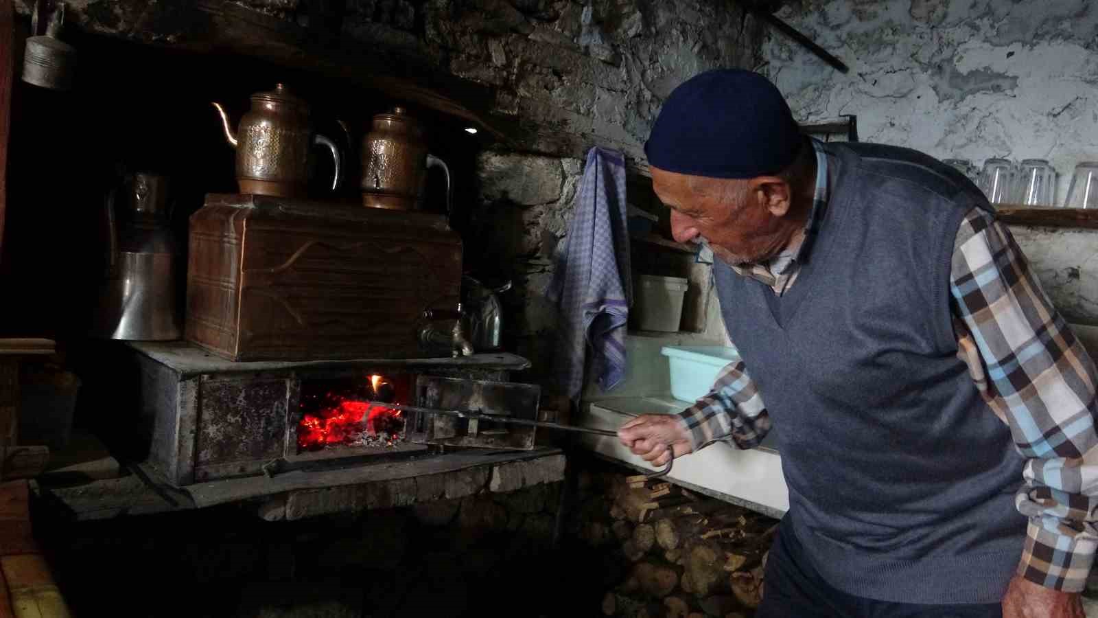 Giresun’da 70 yıllık kahvehaneyi yaşatan Osman Koyun hayatını kaybetti