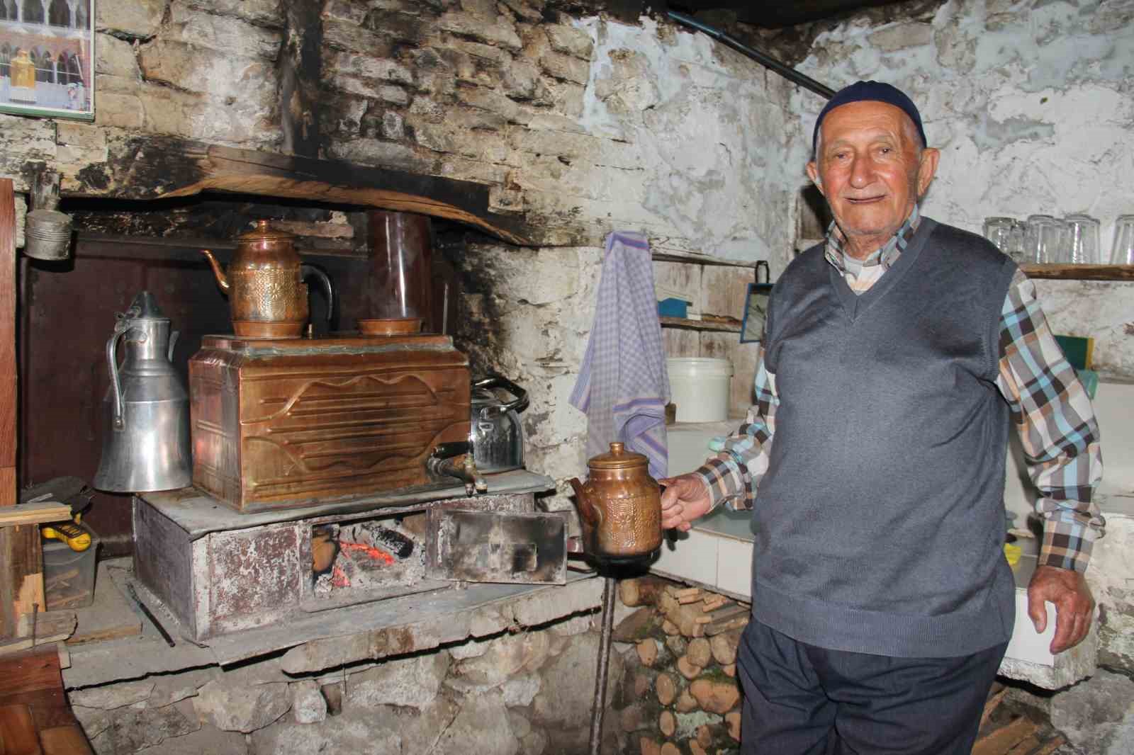 Giresun’da 70 yıllık kahvehaneyi yaşatan Osman Koyun hayatını kaybetti