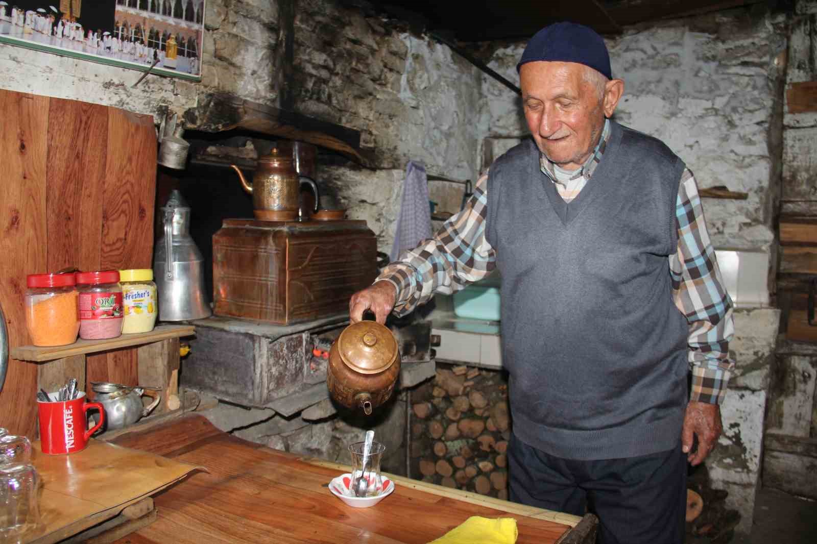 Giresun’da 70 yıllık kahvehaneyi yaşatan Osman Koyun hayatını kaybetti