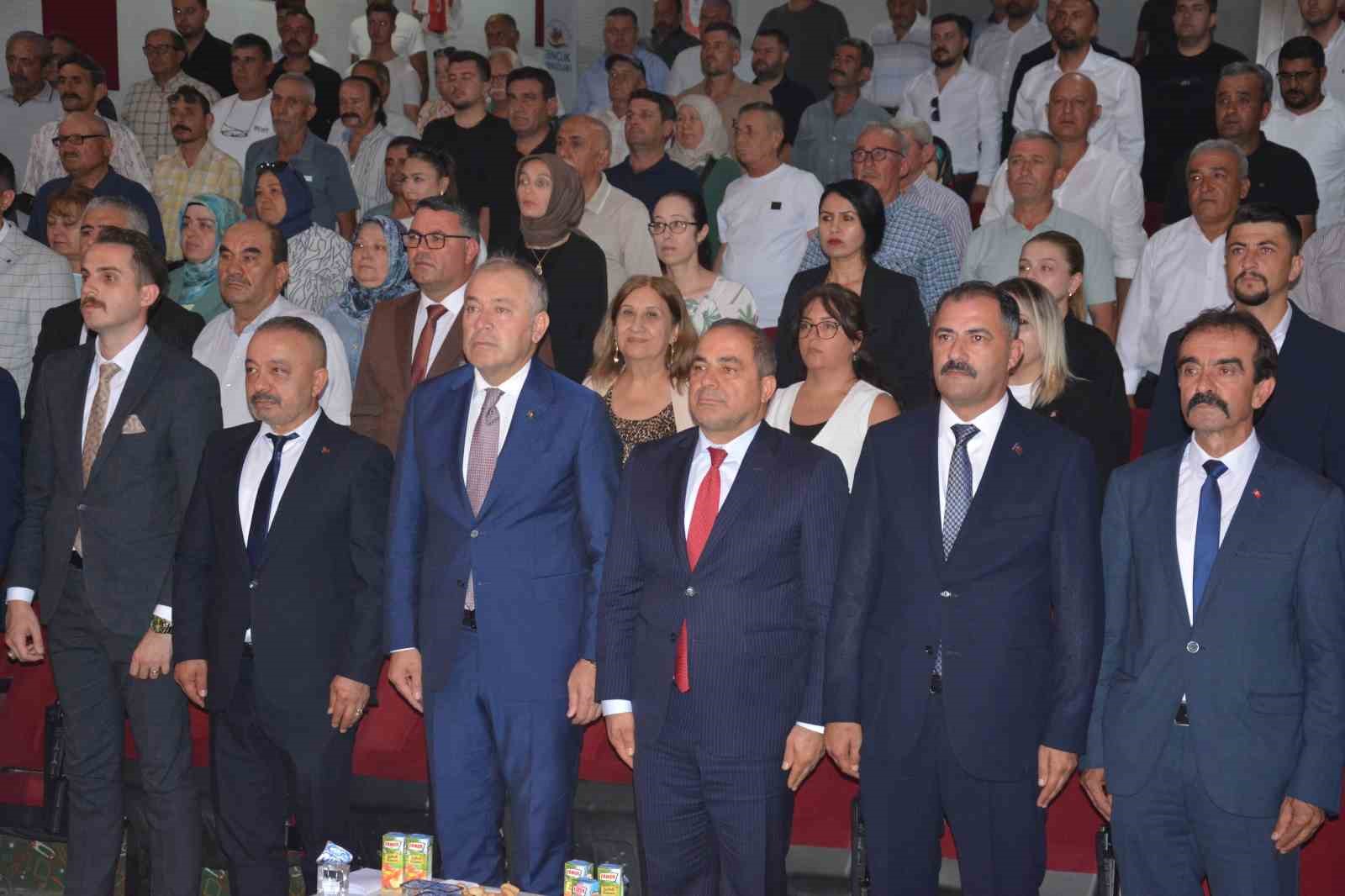 MHP Demirci İlçe Başkanlığına Veysel Çınar seçildi