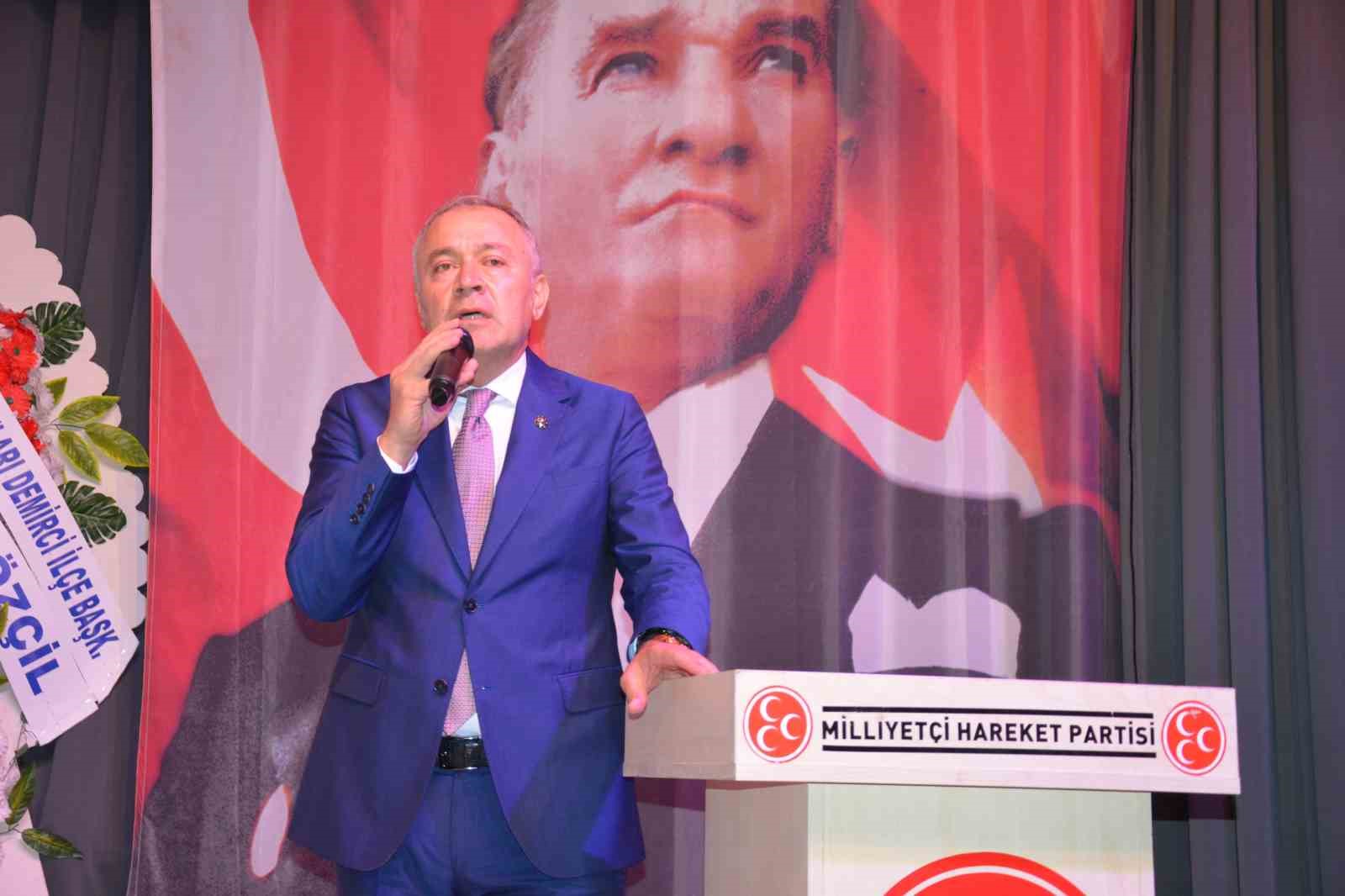 MHP Demirci İlçe Başkanlığına Veysel Çınar seçildi