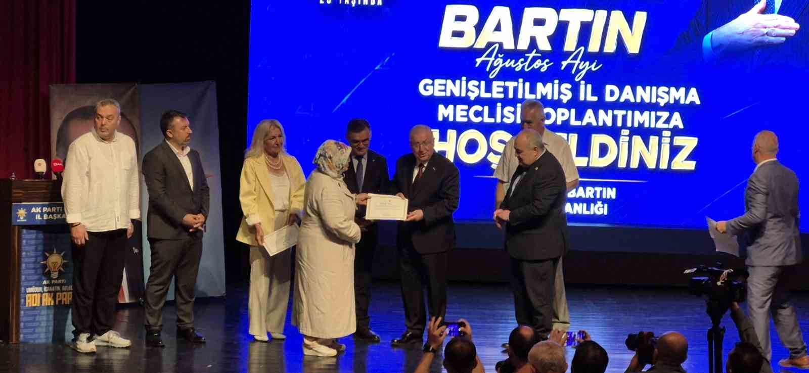 Bakan Güler: "Milli Dayanışma ve Toplumsal Bütünleşmenin Güçlendirilmesine Dair Kanun’la ’Terörsüz Türkiye’ hedefine ulaşmaya yönelik tarihi bir adım atılmıştır"