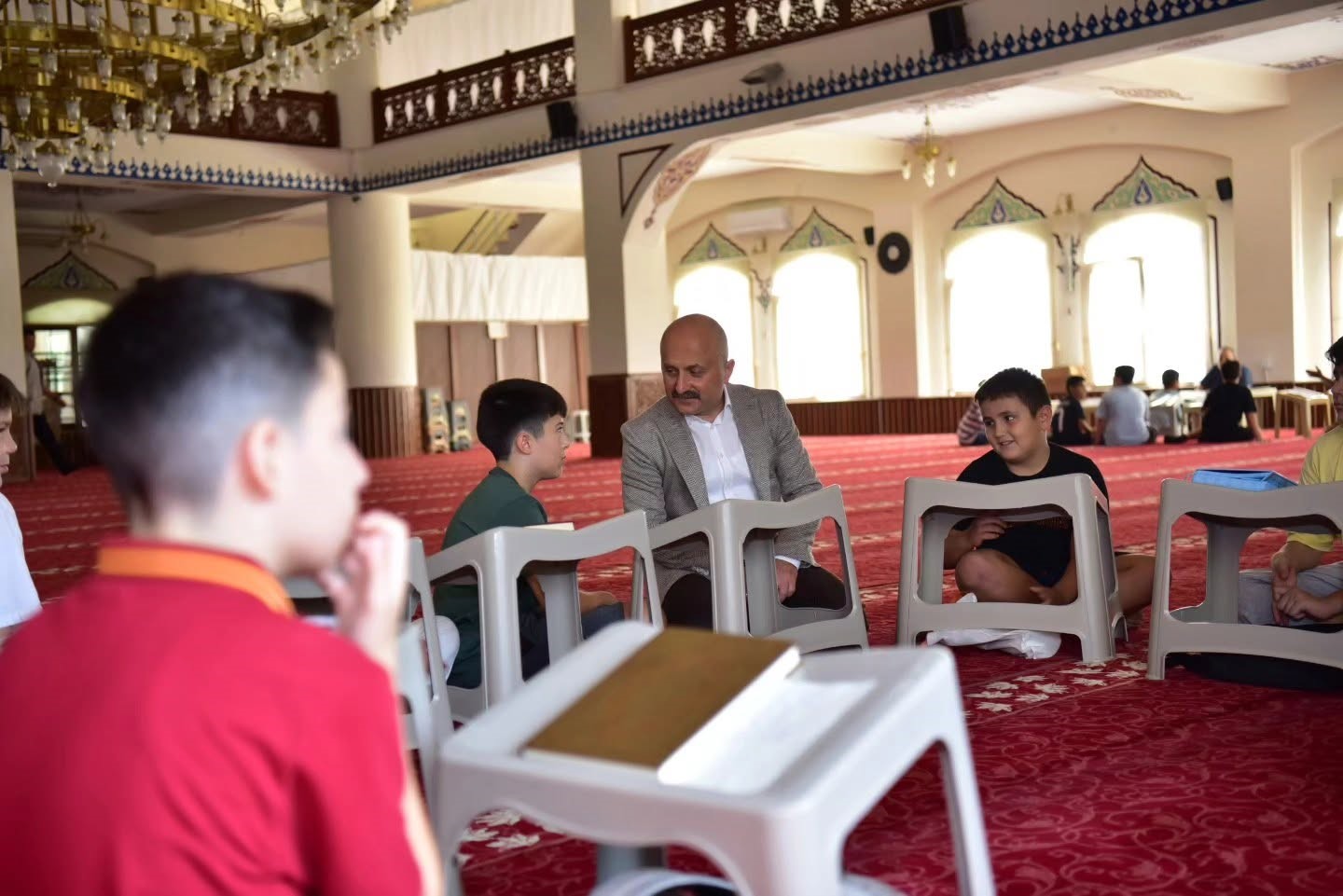 Vali Varol, yaz Kur’an kursundaki öğrencilerle buluştu