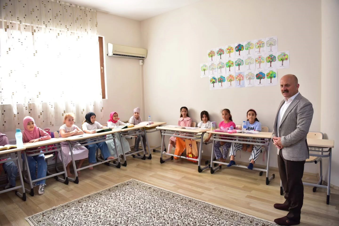 Vali Varol, yaz Kur’an kursundaki öğrencilerle buluştu