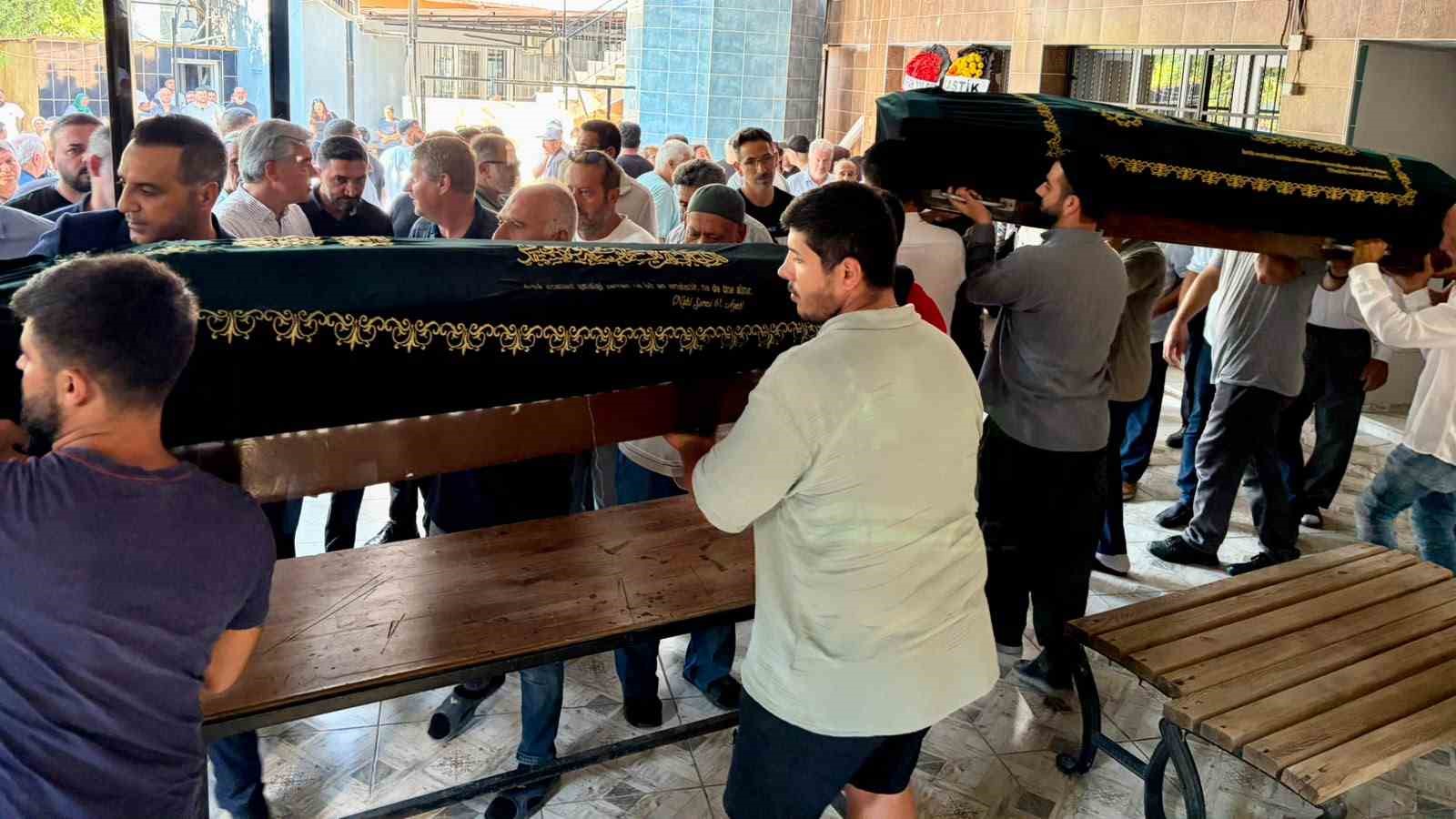 Yangında hayatını kaybeden anneanne torun son yolculuğuna uğurlandı