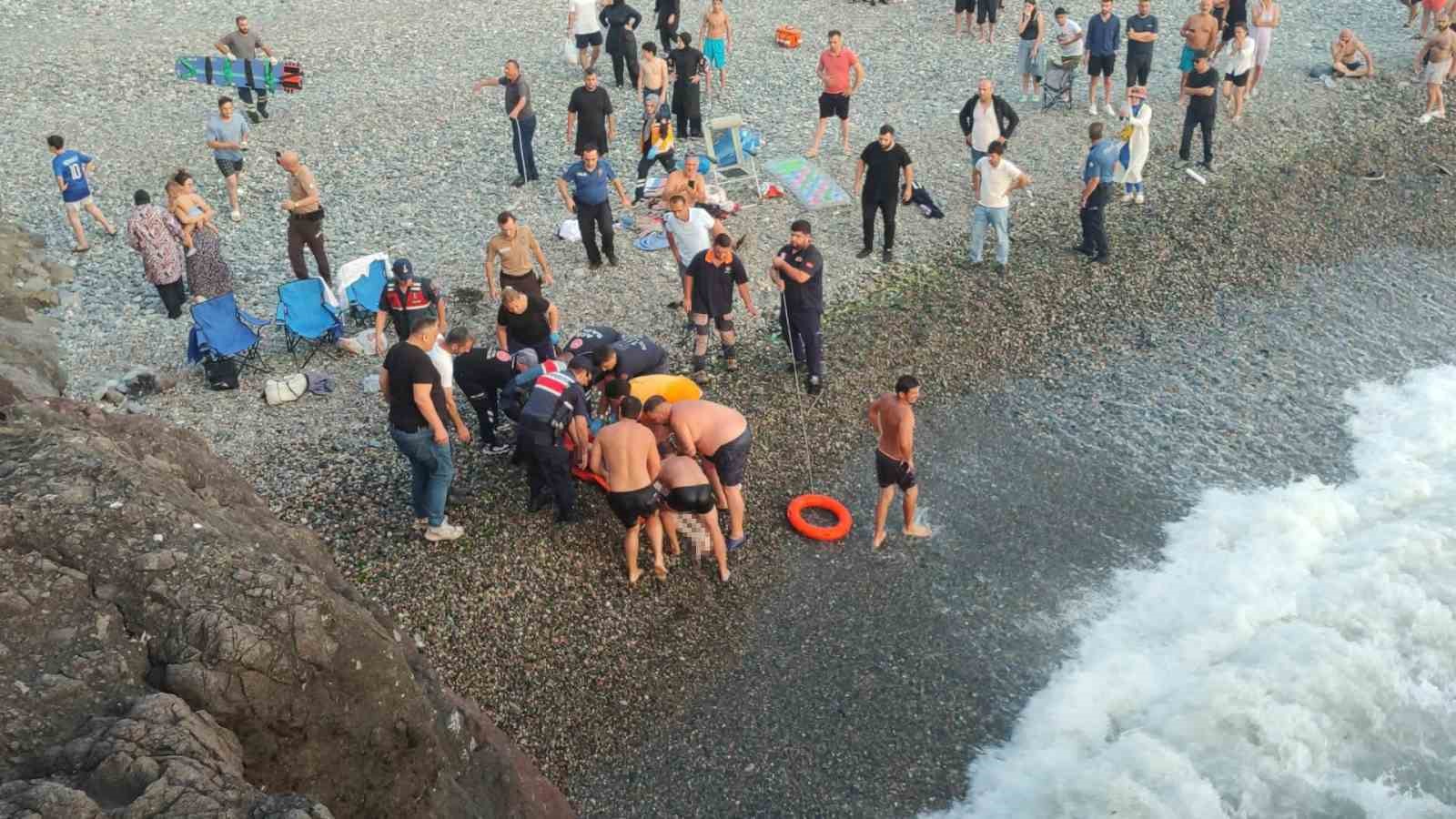 Giresun’da denize giren 4 arkadaştan 1’i hayatını kaybetti