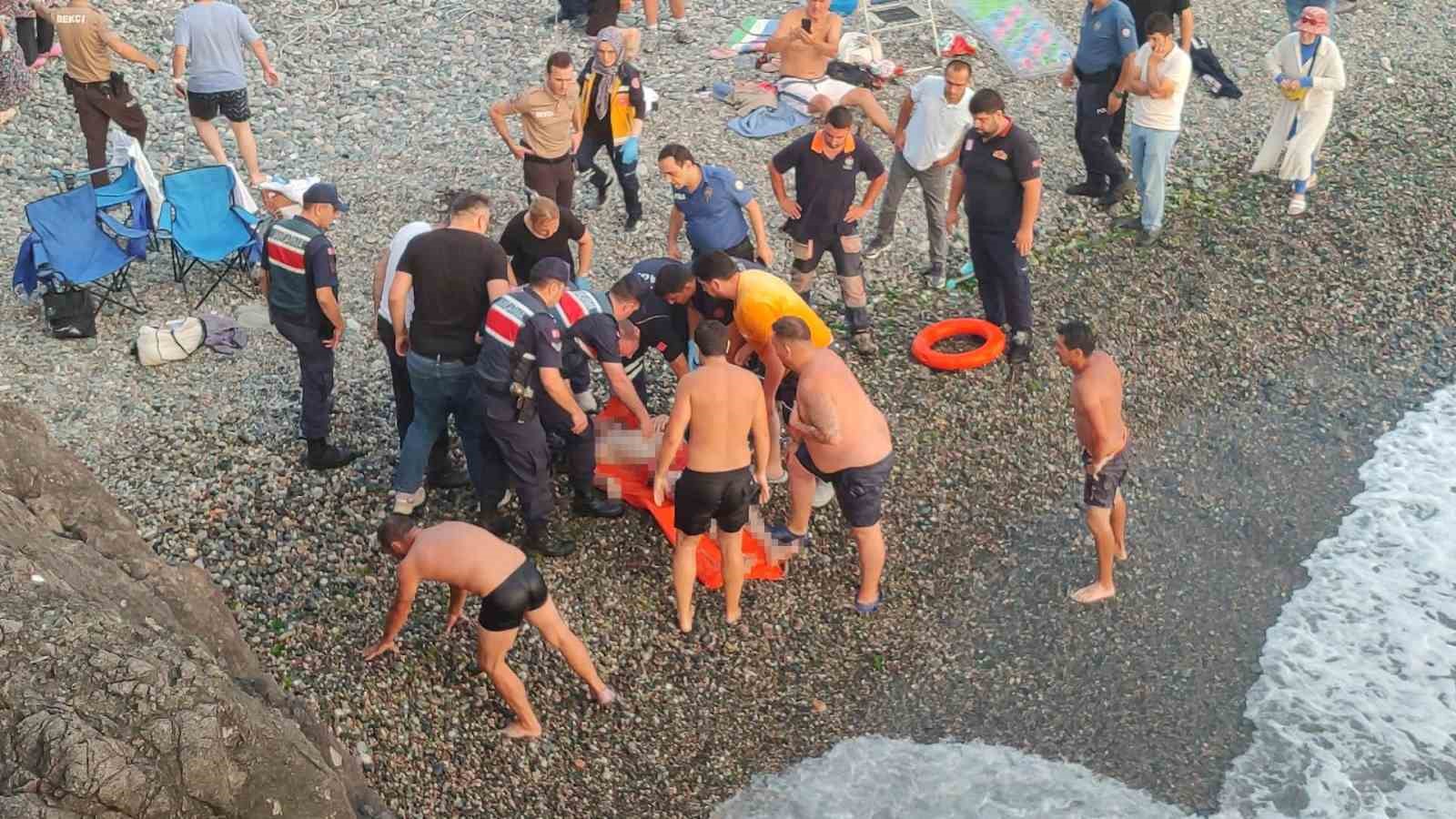 Giresun’da denize giren 4 arkadaştan 1’i hayatını kaybetti