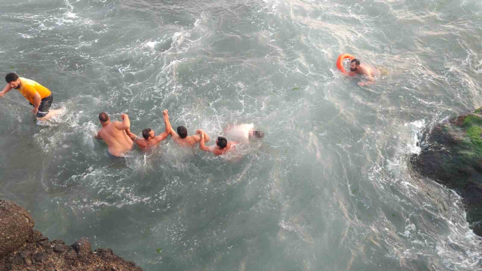 Giresun’da denize giren 4 arkadaştan 1’i hayatını kaybetti