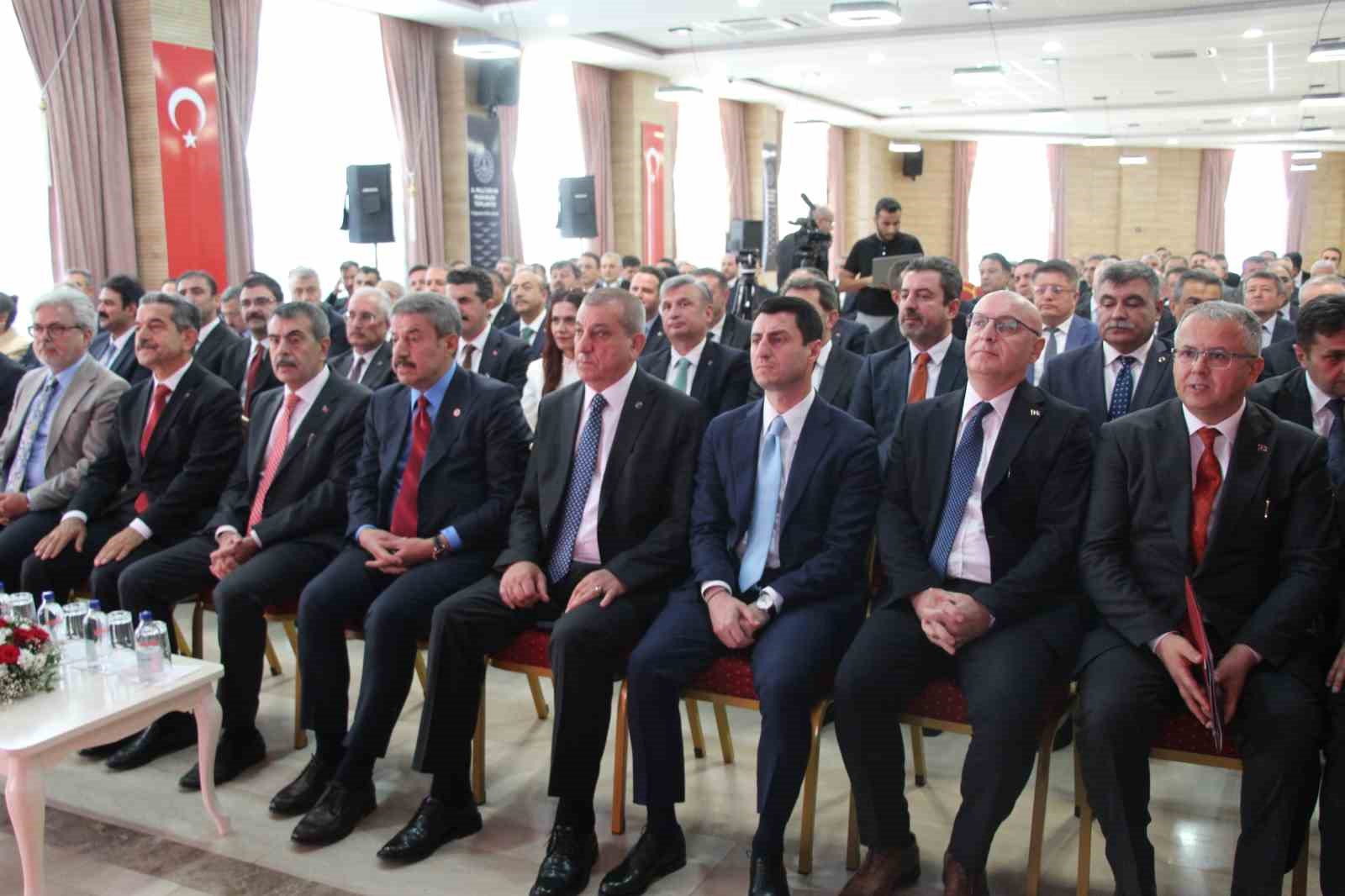 Bakan Tekin: "Milli birliğimiz ve kardeşliğimiz bu coğrafyanın en kadim değerlerinden"