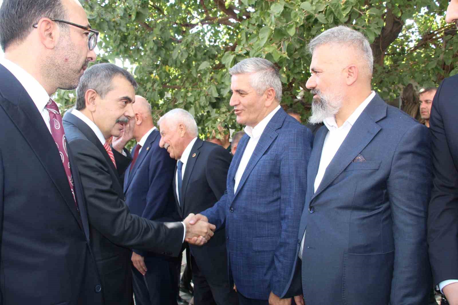 Bakan Tekin: "Milli birliğimiz ve kardeşliğimiz bu coğrafyanın en kadim değerlerinden"