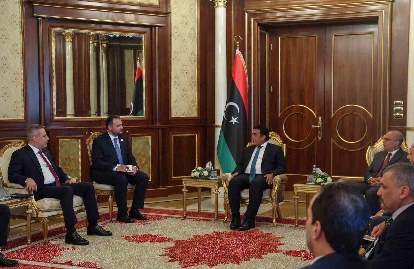 Dışişleri Bakanı Fidan Libya Başkanlık Konseyi Başkanı el-Menfi ile görüştü