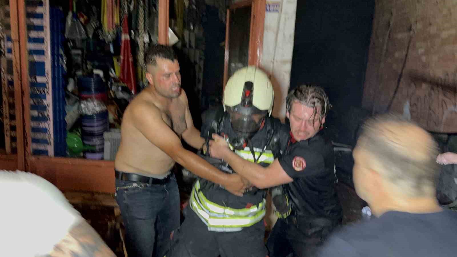 Tüpgaz bayisinde yangın: Tüpler patladı, 4 kişi hastanelik oldu