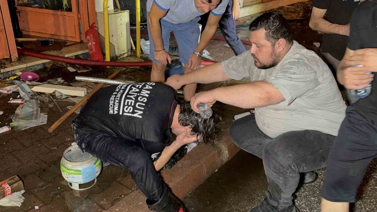 Tüpgaz bayisinde yangın: Tüpler patladı, 4 kişi hastanelik oldu