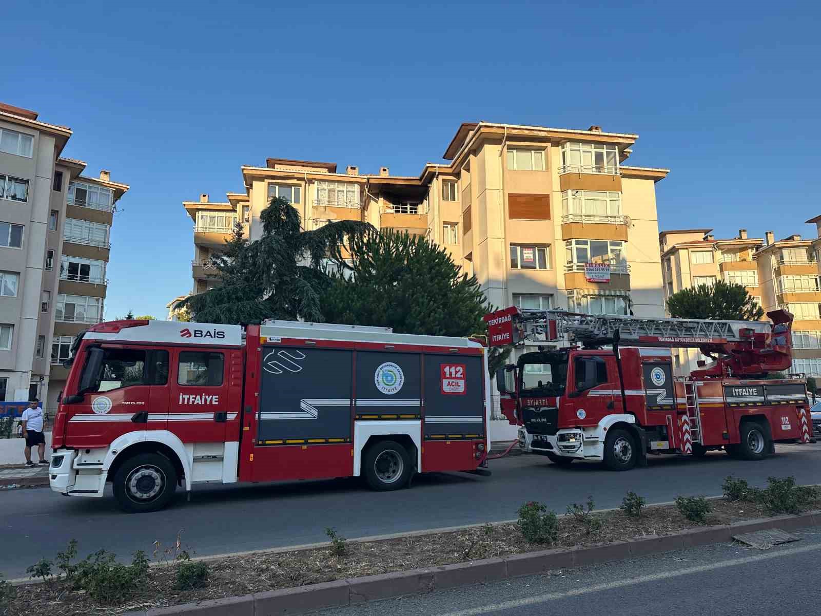 Süleymanpaşa’da korkutan yangın: 6 katlı binadan alevler yükseldi