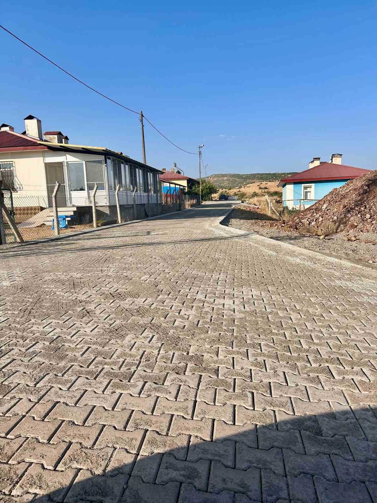 Karakoçan’ın köylerinde çalışmalar sürüyor