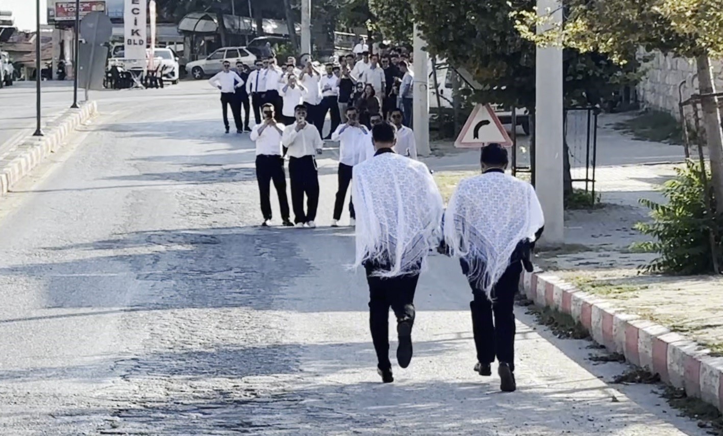 Tepecik beldesinde asırlık neşeli düğün gelenekleri