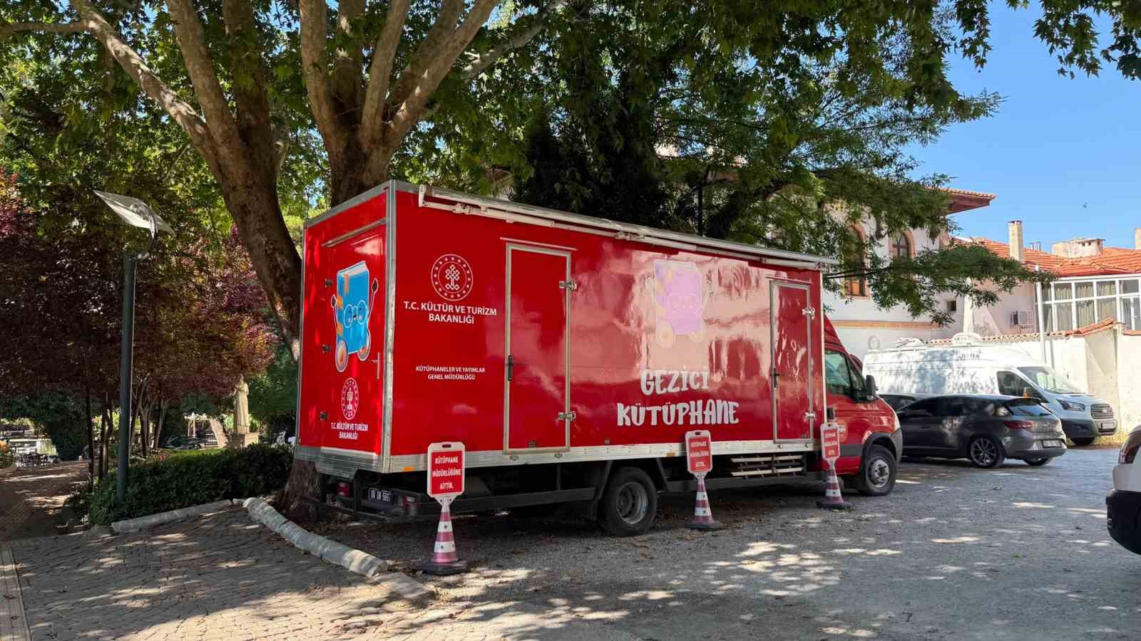 Muğla Halk Kütüphanesi güçlendirme için tahliye ediliyor