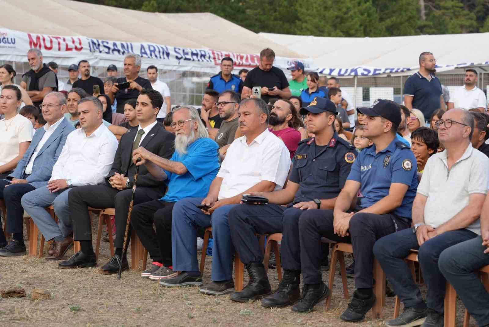 Ethem Hoca ile Topuklu Yaylası Gökyüzü Gözlem Şenliği düzenlenen törenle başladı
