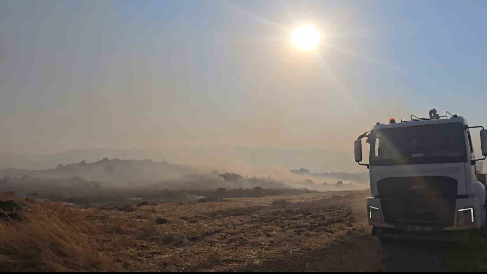 Gaziantep’te korkutan yangın: Binlerce dönüm arazi ve saman balyası kül oldu