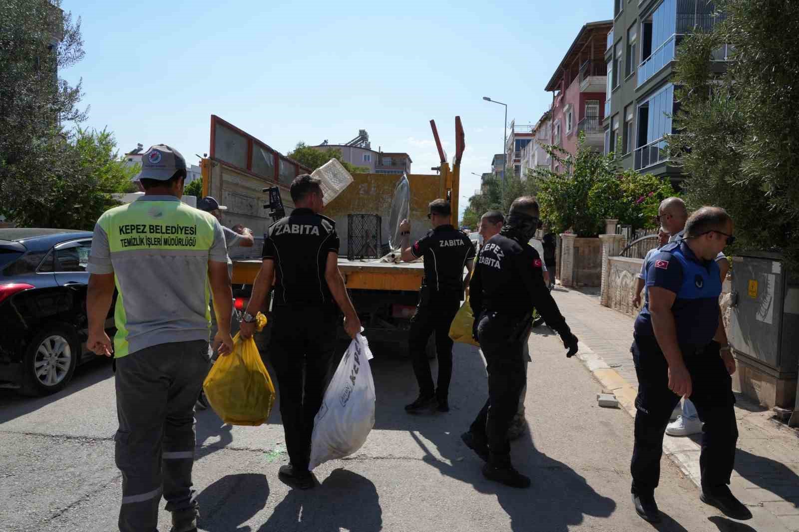 Kepez’de kamu alanlarının işgaline geçit yok