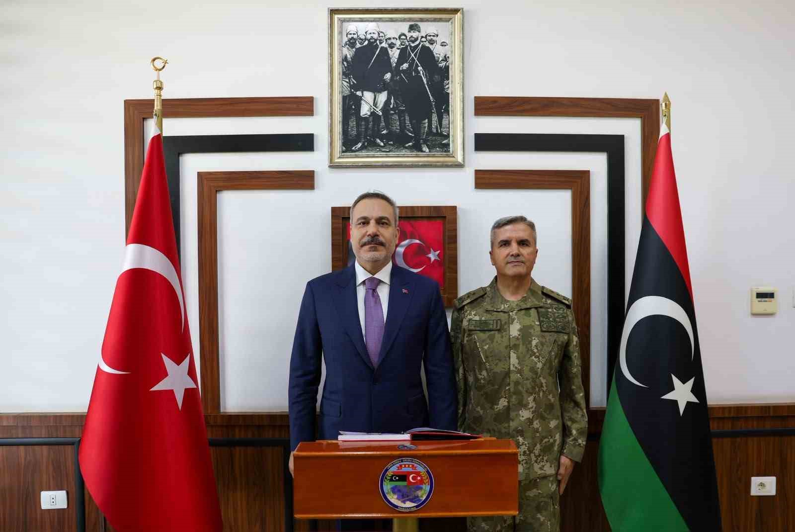 Bakan Fidan, TSK Libya Görev Grup Komutanlığı’nı ziyaret etti